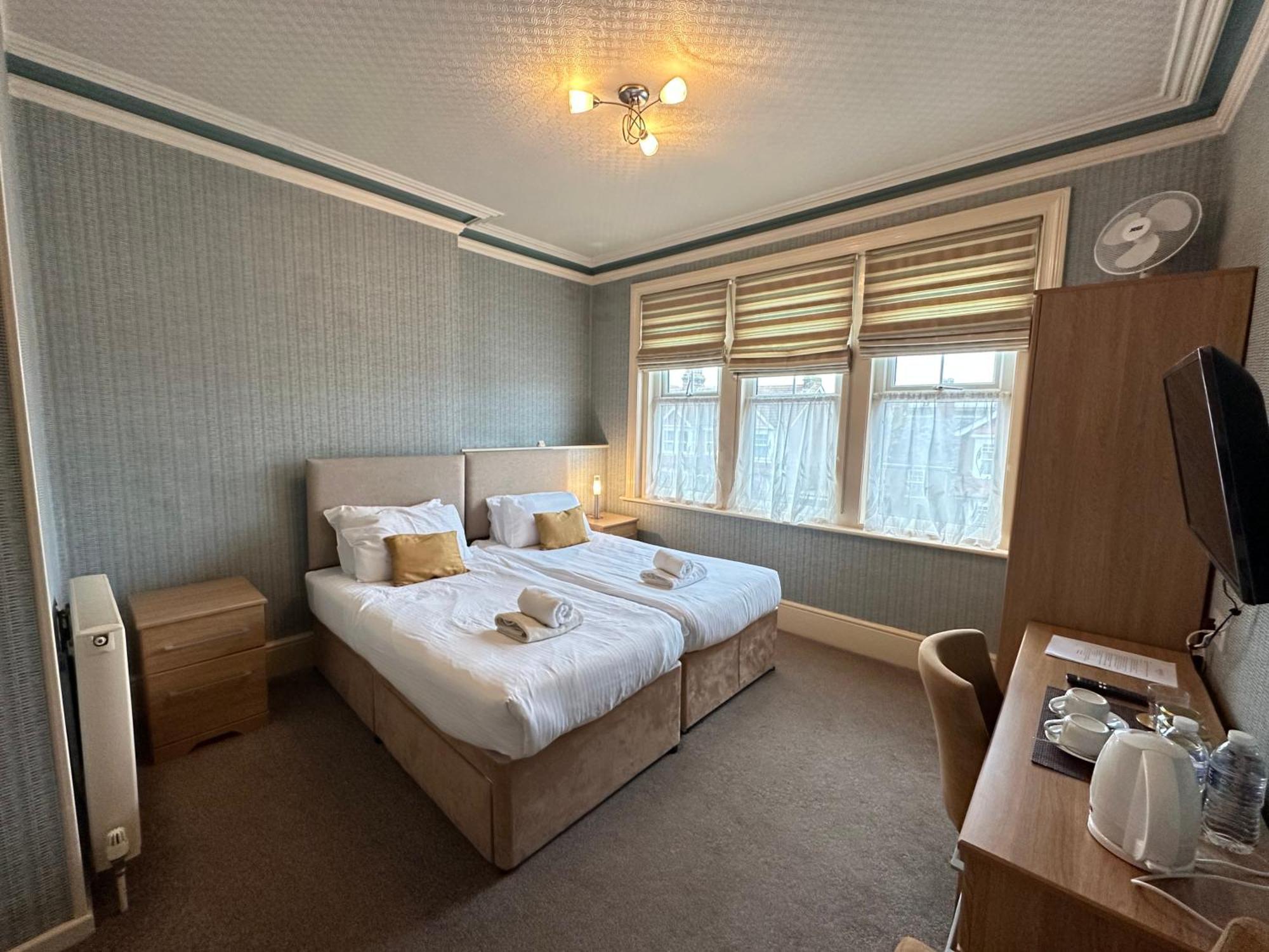 Devonia Express Hotell Eastbourne Exteriör bild